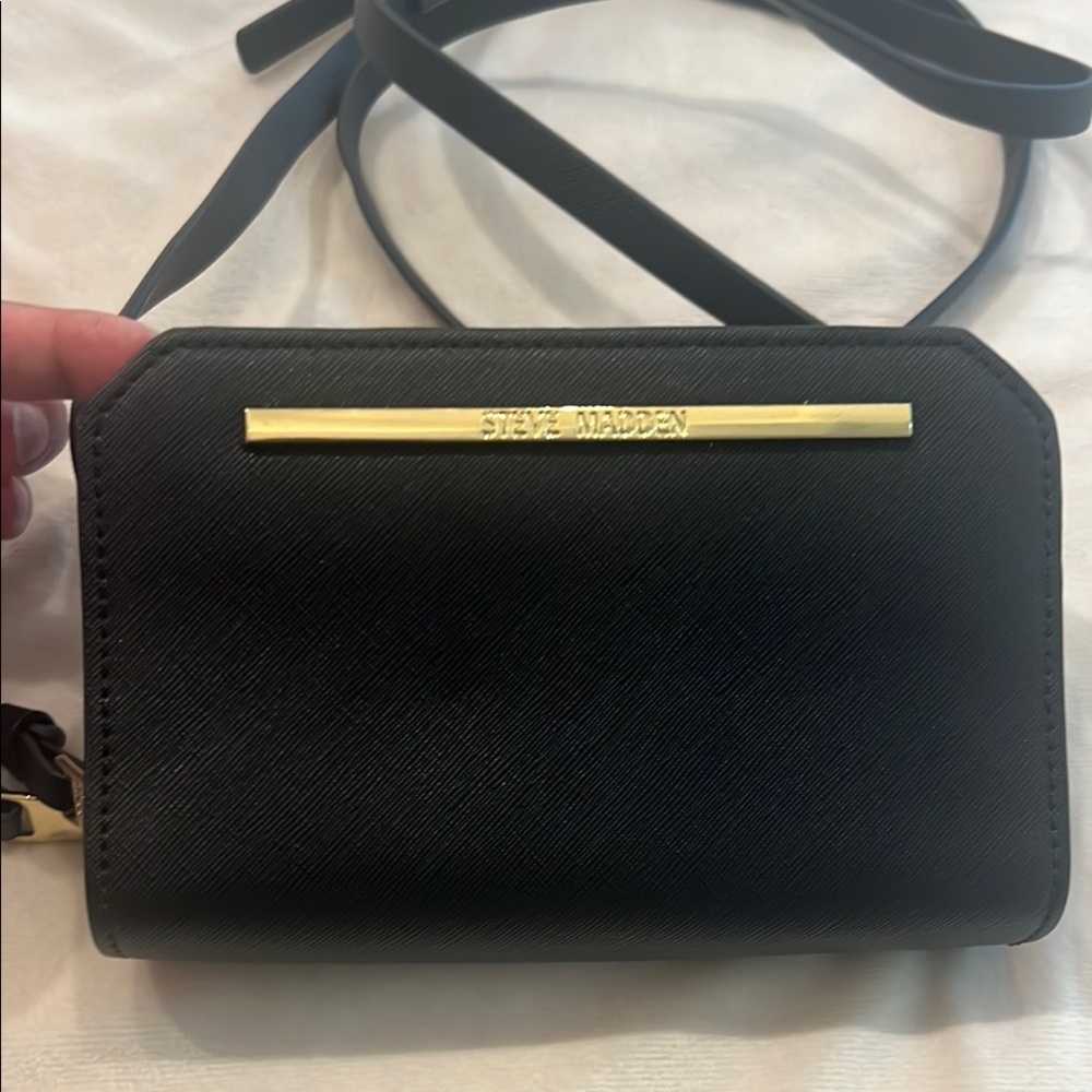 Steve Madden small Black Crossbody
